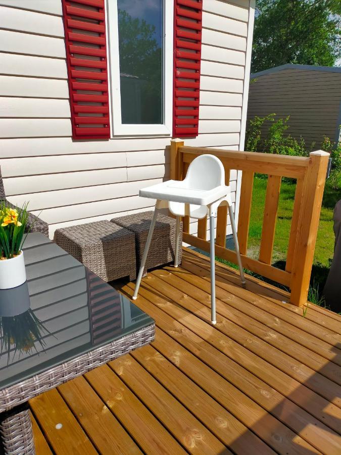 Bj Chalets - De Rug 3 - Vakantiepark Lauwersoog - Luxe Chalet Met Vaatwasser En Inloopkast! Vroege Incheck! Met Airco! Kültér fotó
