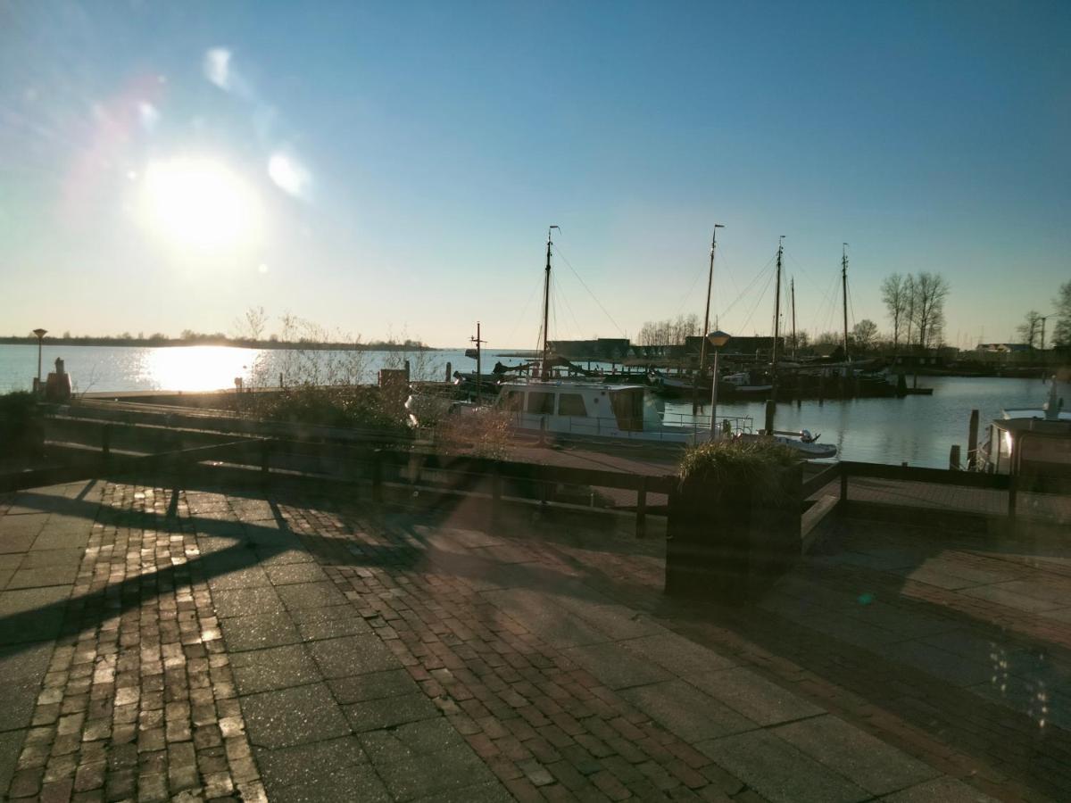 Bj Chalets - De Rug 3 - Vakantiepark Lauwersoog - Luxe Chalet Met Vaatwasser En Inloopkast! Vroege Incheck! Met Airco! Kültér fotó