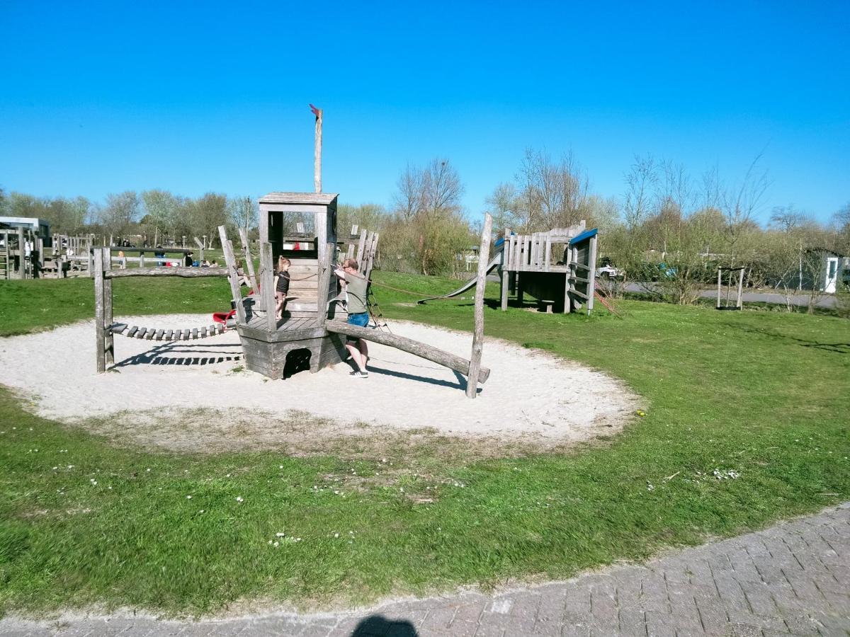 Bj Chalets - De Rug 3 - Vakantiepark Lauwersoog - Luxe Chalet Met Vaatwasser En Inloopkast! Vroege Incheck! Met Airco! Kültér fotó