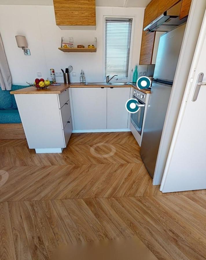Bj Chalets - De Rug 3 - Vakantiepark Lauwersoog - Luxe Chalet Met Vaatwasser En Inloopkast! Vroege Incheck! Met Airco! Kültér fotó