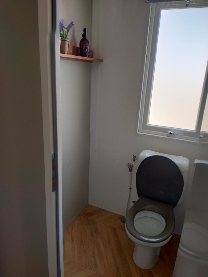 Bj Chalets - De Rug 3 - Vakantiepark Lauwersoog - Luxe Chalet Met Vaatwasser En Inloopkast! Vroege Incheck! Met Airco! Kültér fotó