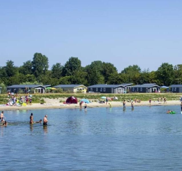 Bj Chalets - De Rug 3 - Vakantiepark Lauwersoog - Luxe Chalet Met Vaatwasser En Inloopkast! Vroege Incheck! Met Airco! Kültér fotó